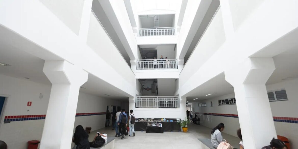 escola-em-tempo-integral-deve-ter-jornada-minima-de-35-horas-semanais