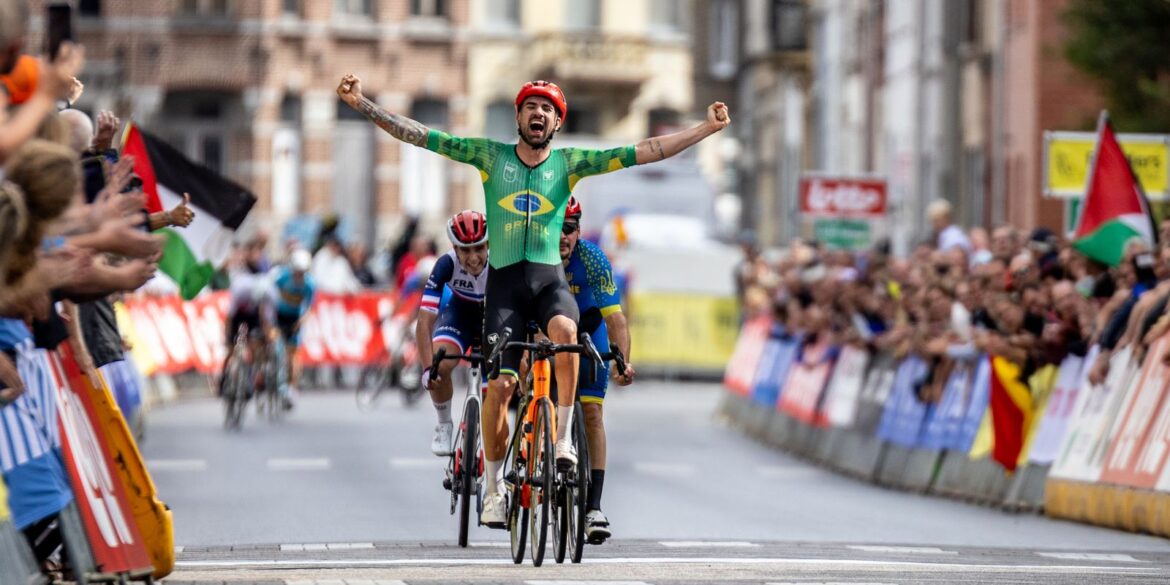 lauro-chaman-leva-tricampeonato-mundial-de-paraciclismo-na-belgica
