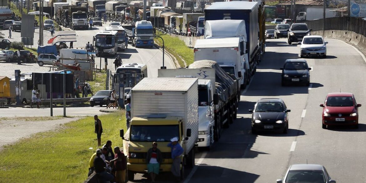 dia-do-caminhoneiro-lembra-importancia-de-politicas-para-a-categoria