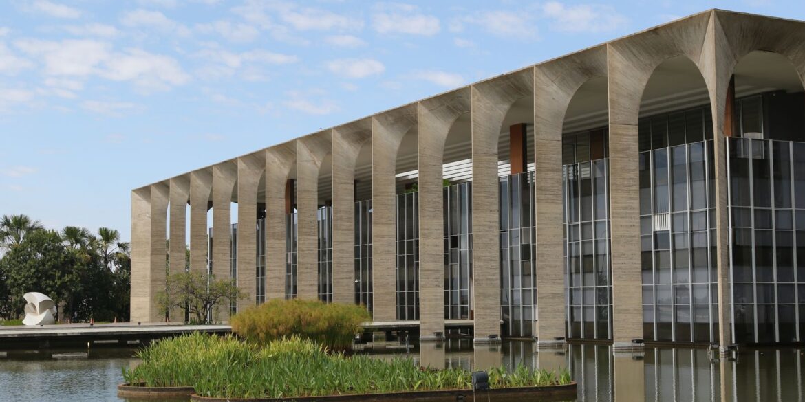 itamaraty-diz-que-brasil-“nao-se-curvara”-a-novas-sancoes-dos-eua