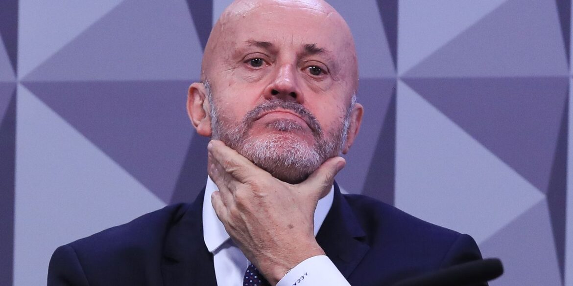 “careca-do-inss”-promete-entregar-a-pf-documentos-que-provam-inocencia