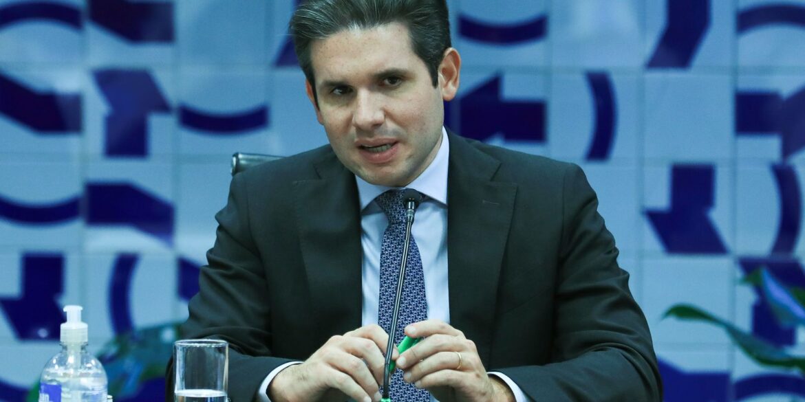 motta-alega-questao-de-seguranca-para-expulsar-jornalistas-de-plenario