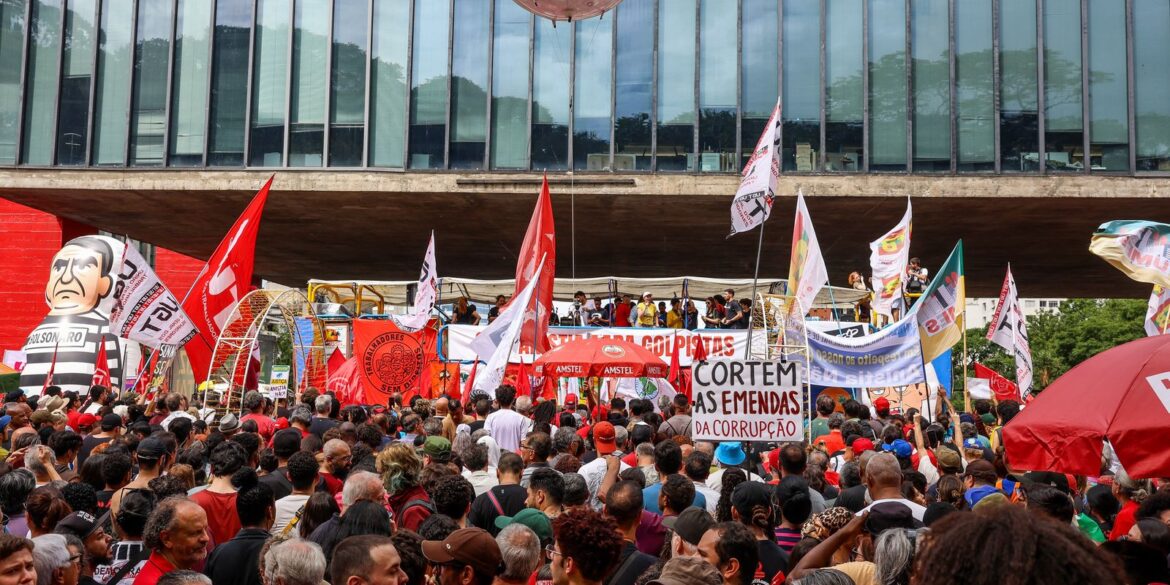em-varias-capitais,-manifestantes-vao-as-ruas-contra-pl-da-dosimetria