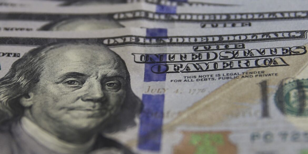 dolar-cai-para-r$-5,36-com-desaceleracao-do-emprego-nos-eua