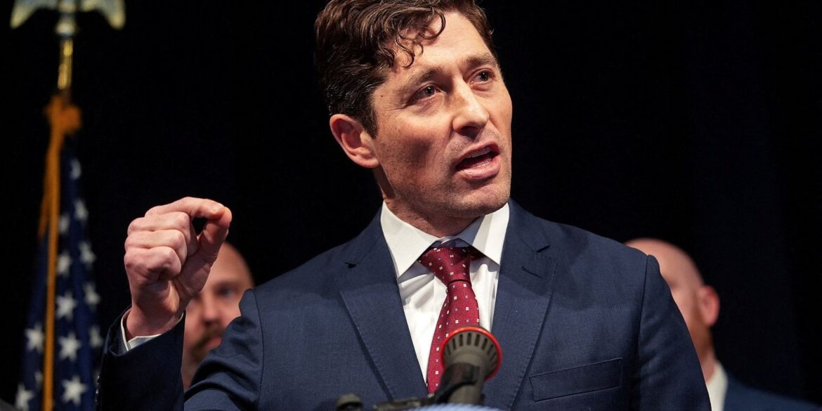 prefeito-de-minneapolis-anuncia-saida-de-agentes-do-ice-da-cidade