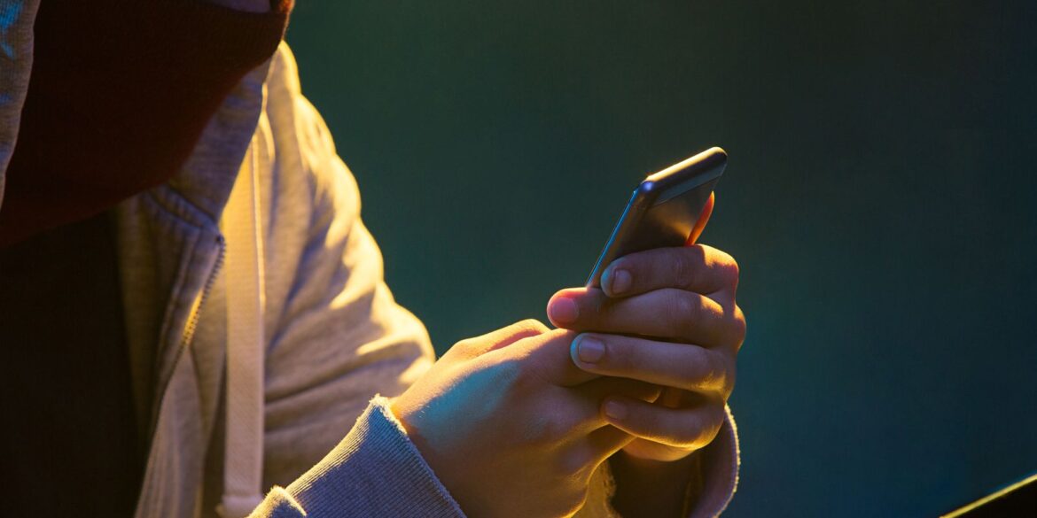 levantamento-identifica-173-vitimas-de-deepfakes-sexuais-em-escolas