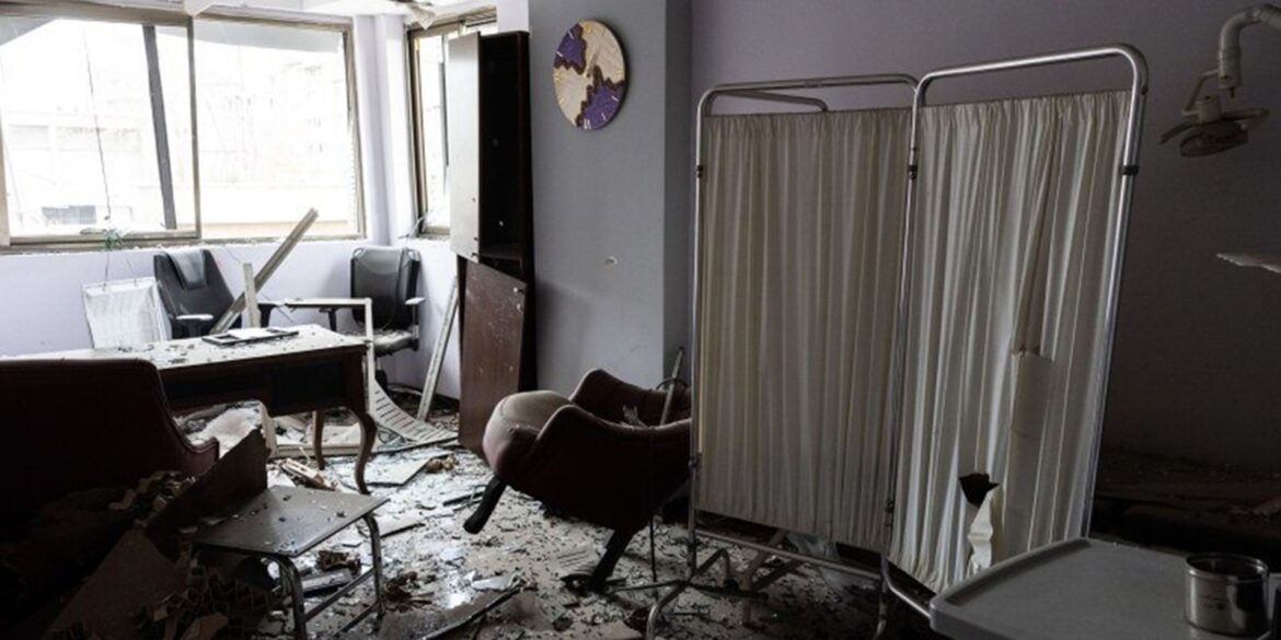 israel-e-eua-atacaram-quase-400-unidades-de-saude-no-libano-e-ira