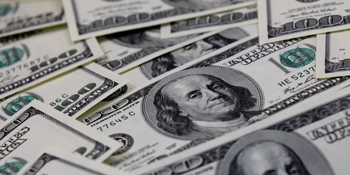 dolar-cai-para-r$-4,98,-e-bolsa-sobe-em-dia-de-alivio