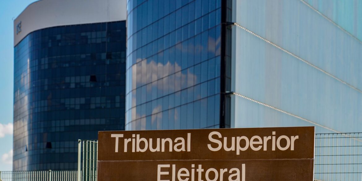 eleicoes:-tse-assina-acordo-com-big-techs-para-combater-desinformacao